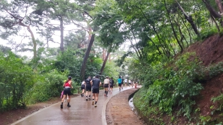 폭우도 막지 못한 5km 도전, 반차 쓰고 남한산성 RUN