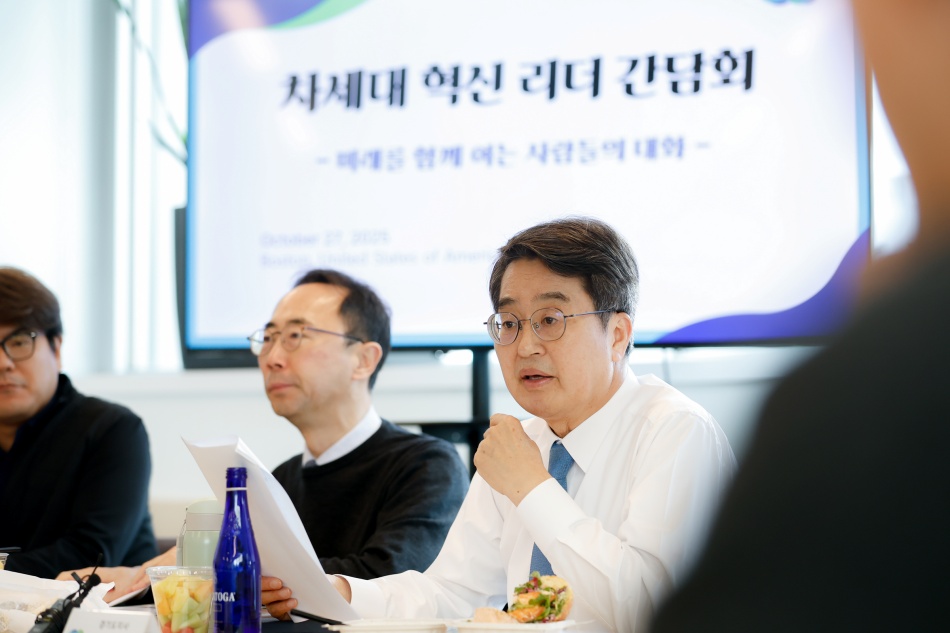 이날 김동연 경기도지사는 “현재 AI혁신클러스터 거점을 조성 중이며, 코리안 실리콘밸리라고 하는 판교는 3판교에 이어 4판교까지 계획하고 있다”고 소개하며 교류를 제안했다. @ 경기도청