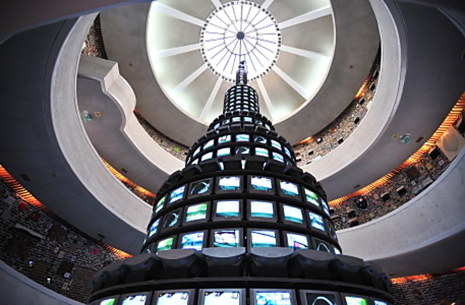 국립현대미술관 과천은 대한민국 최고의 근현대 미술품 감상과 더불어 계절의 변화를 음미할 수 있는 곳이다. ⓒ경기관광공사