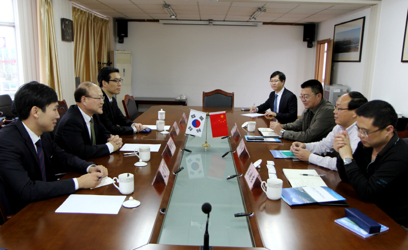 경기평택항만공사는 지난 21~22일 중국 위해(威海)에서 한중 FTA 체결 대비 물동량 선점 및 신규 화객 창출을 위한 포트세일즈를 진행했다.