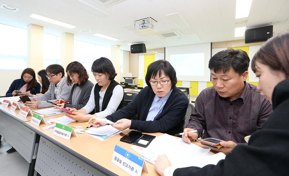 상황실은 스마트폰 카카오톡 애플리케이션을 통해 설치돼 이송 상황, 병원정보 등이 모니터링됐다. 