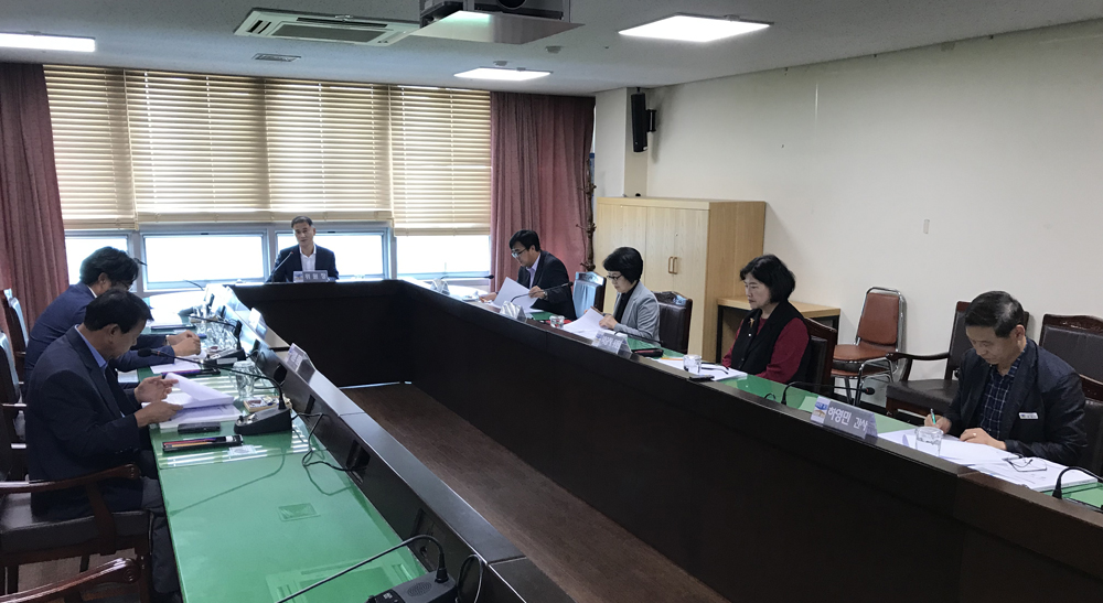 경기도 공익제보지원위원회는 보상·포상금 지급, 공익제보자 보호, 지원 및 관련 정책의 연구 개발에 관한 사항, 교육훈련 및 홍보에 관한 사항 등을 심의·의결하는 역할을 수행한다.
