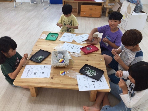 아동돌봄공동체 조성사업은 주민들이 스스로 공동체를 통해 육아부담을 해소하는 만큼 실수요자 중심의 사업이다. 아동돌봄공동체 실내활동 모습.