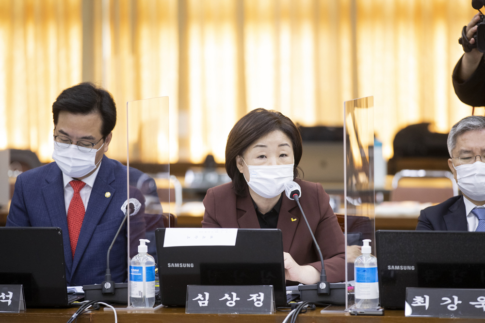심상정 의원(정의당·경기 고양시갑)은 경기남북부의 균형발전을 위한 노력을 제안했다.