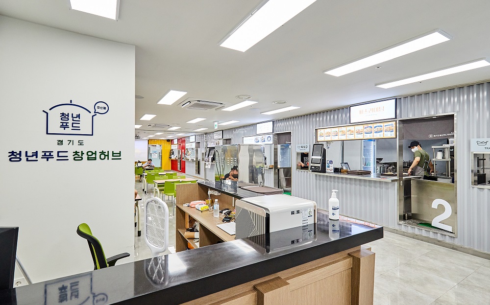 ‘경기도 청년푸드창업허브’에는 공모를 통해 선정된 총 7팀의 1기 청년창업 업체들이 입주했다. 