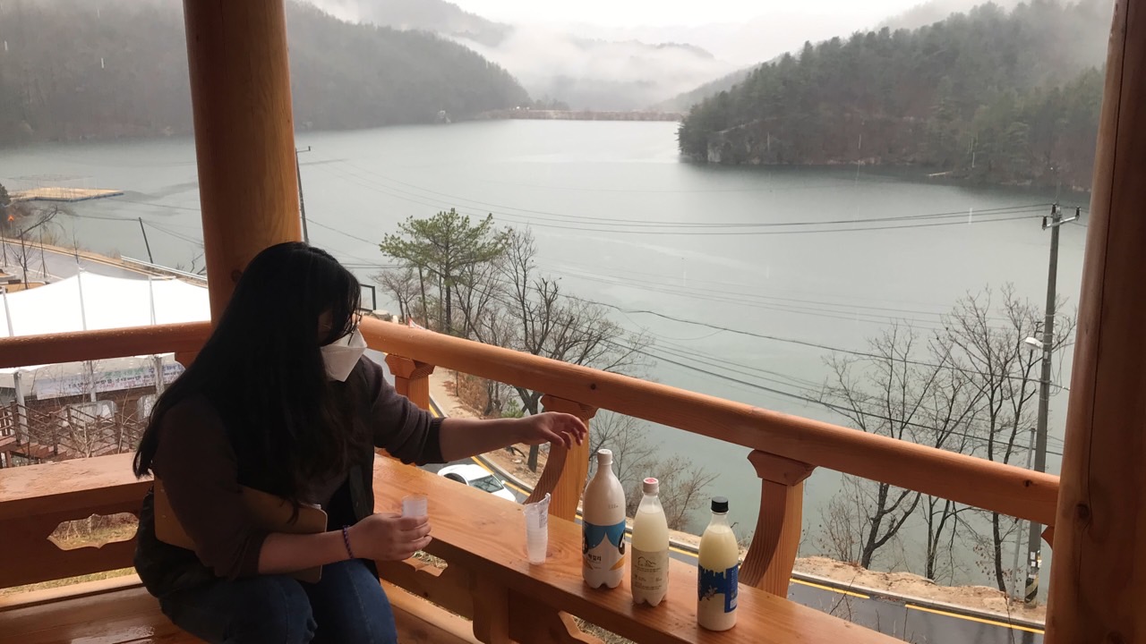 `누구나소믈리에’는 물 좋은 포천의 다양한 전통주를 한 번에 맛볼 수 있는 여행이다.