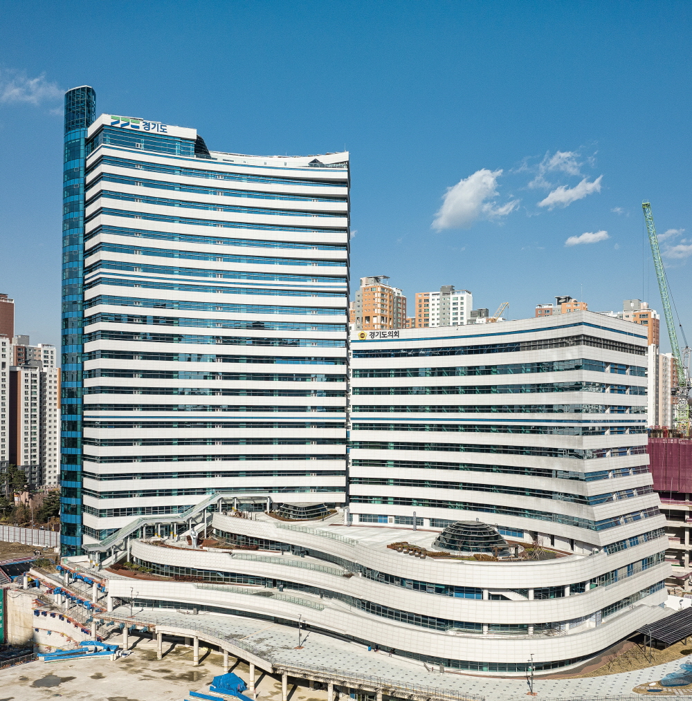 경기도는 도민들이 지방세, 국세 등 생활 속 세금 고민이 있을 때 지원받을 수 있는 마을세무사와 선정대리인 제도를 올해도 운영한다고 15일 밝혔다.