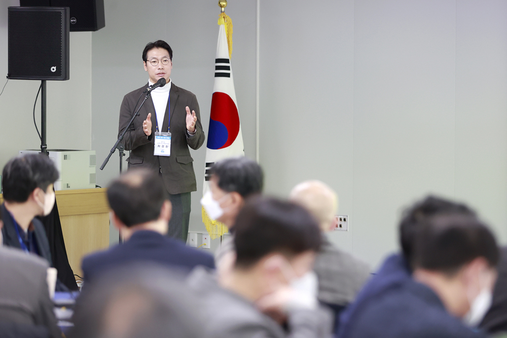이날 워크숍 행사에서는 총 42건의 정책 아이디어를 이틀에 걸쳐 21건씩 발표하고 질의응답을 나누는 형식으로 진행됐다.
