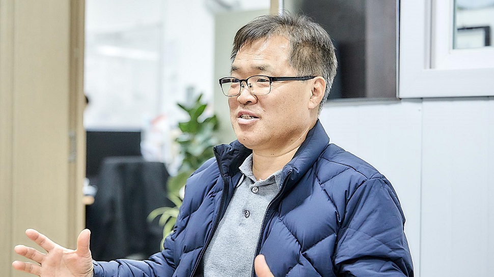 안산시민햇빛발전협동조합 이창수 상임이사가 이야기를 하고 있다.