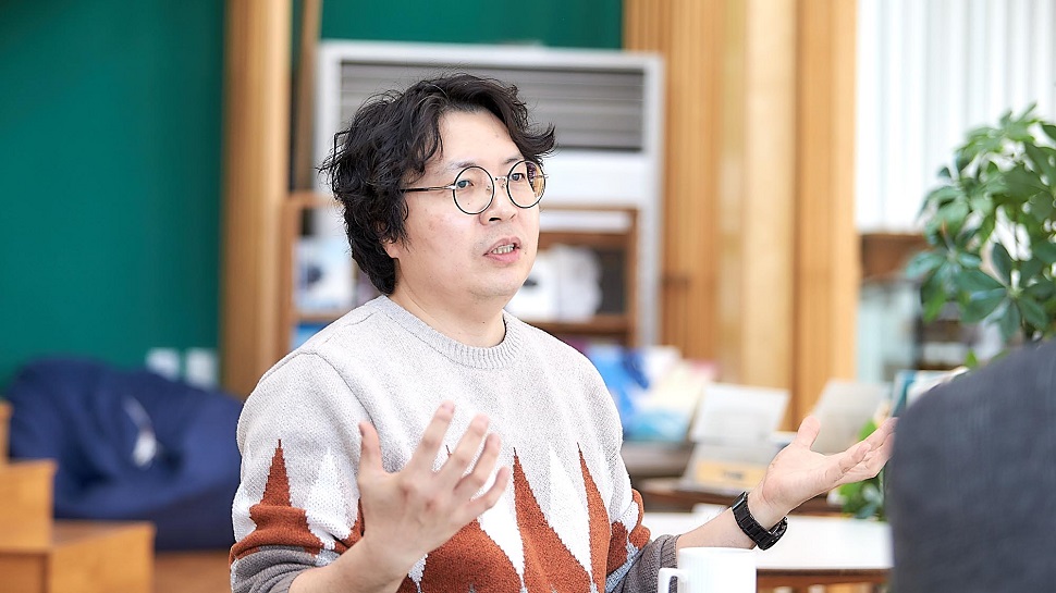 방정민 대표가 ‘아르카북스’에 대해 소개하고 있다.