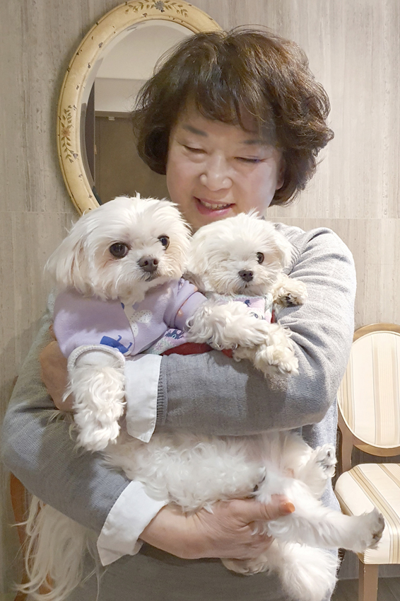 박경숙 씨는 반려견을 키우고자 하는 예비 반려인들이 부디 입양센터를 통해 아이들을 만나길 바라고 입양을 할 땐 반드시 신중히 생각하고 결정하길 바란다고 말했다.